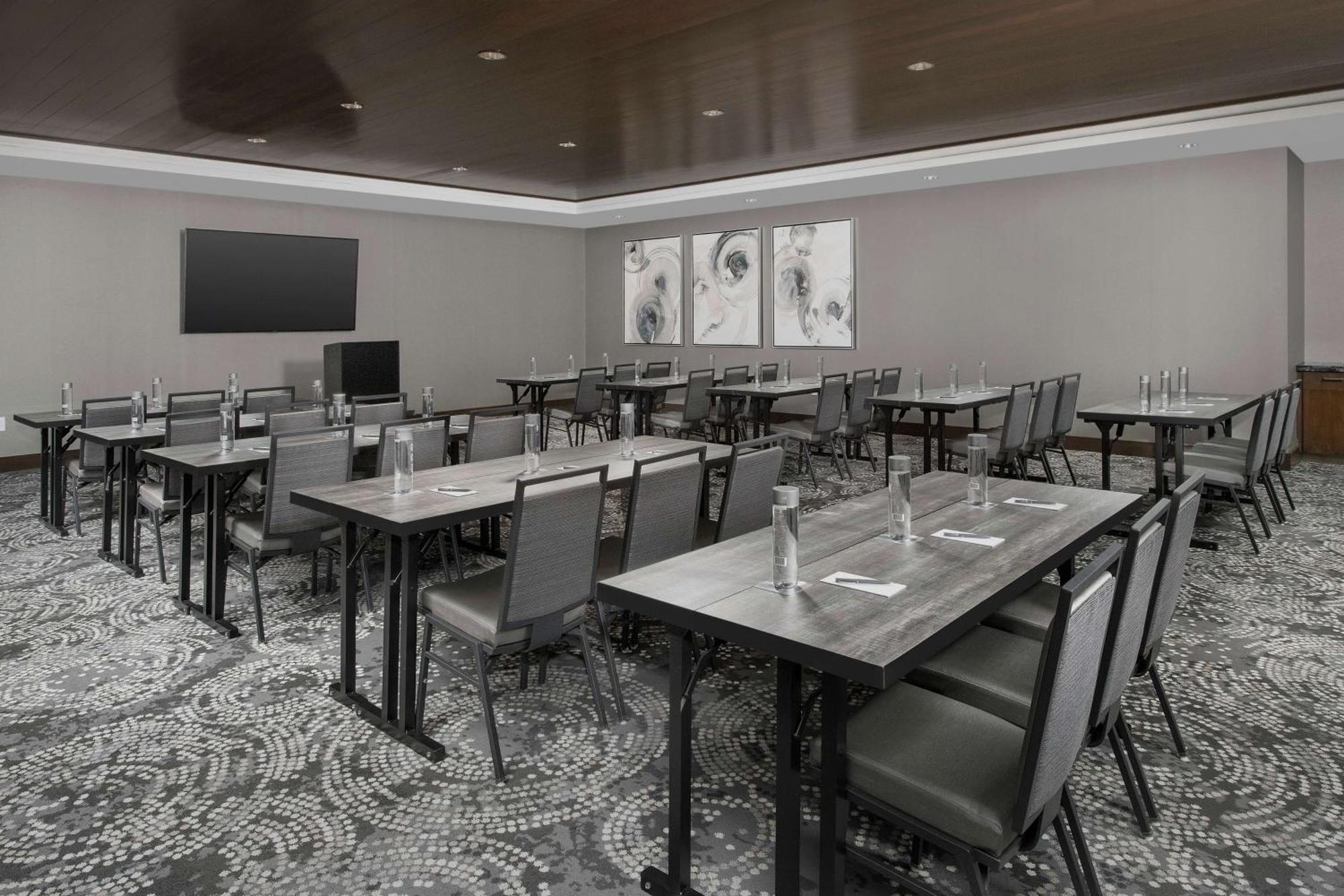 Embassy Suites By Hilton Knoxville Downtown Exterior foto
